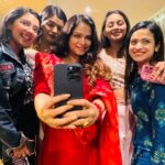 Ananya Dash Instagram - Just a bunch of boss babes.😉❤️ #girls #girlsgang #freindship #explorepage #odisha #photooftheday #instagood #instadaily