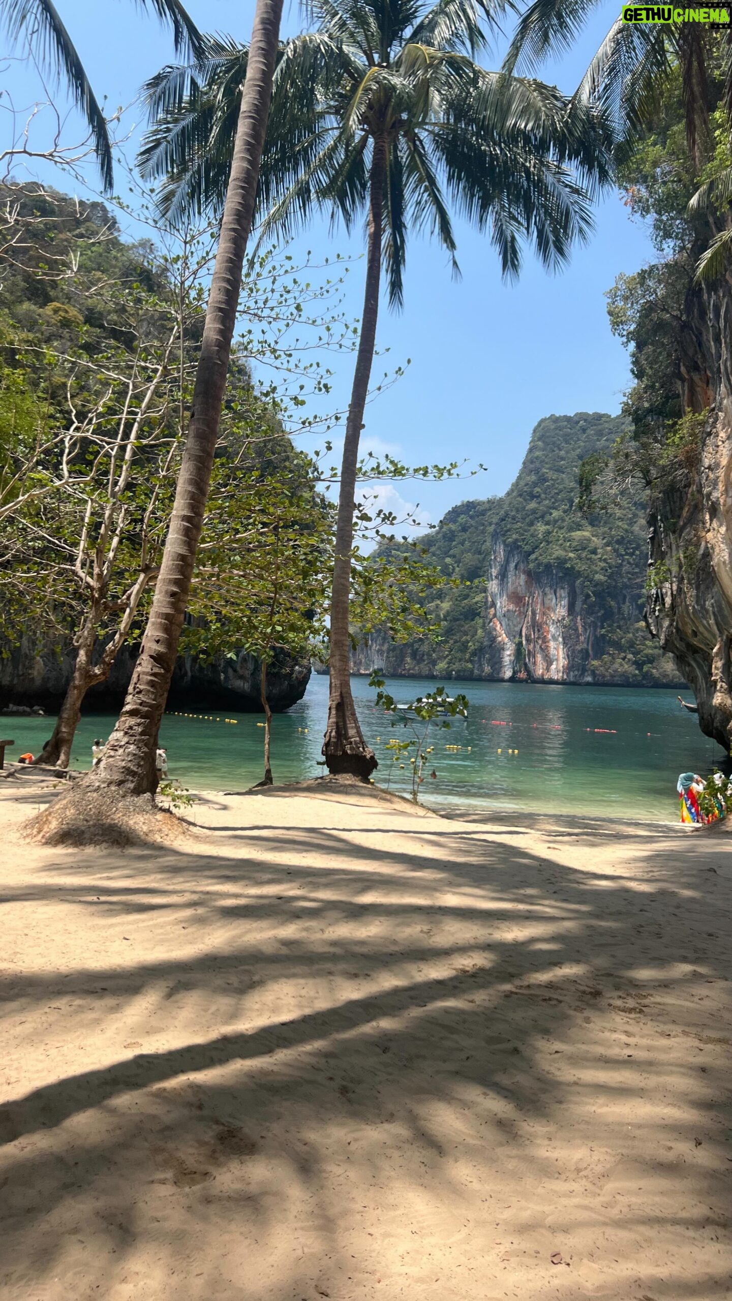 Anastasia Baranova Instagram - ๐๏ธ Thailand Part 3 ๐๏ธ The islands of Krabi are truly a sight to behold. Majestic! I left my phone on the boat when we went snorkeling so youโll just have to take my word for it, but the worlds upon worlds beneath the surface areโฆ beyond incredible ๐ก ๐ ๐ #laoladingisland