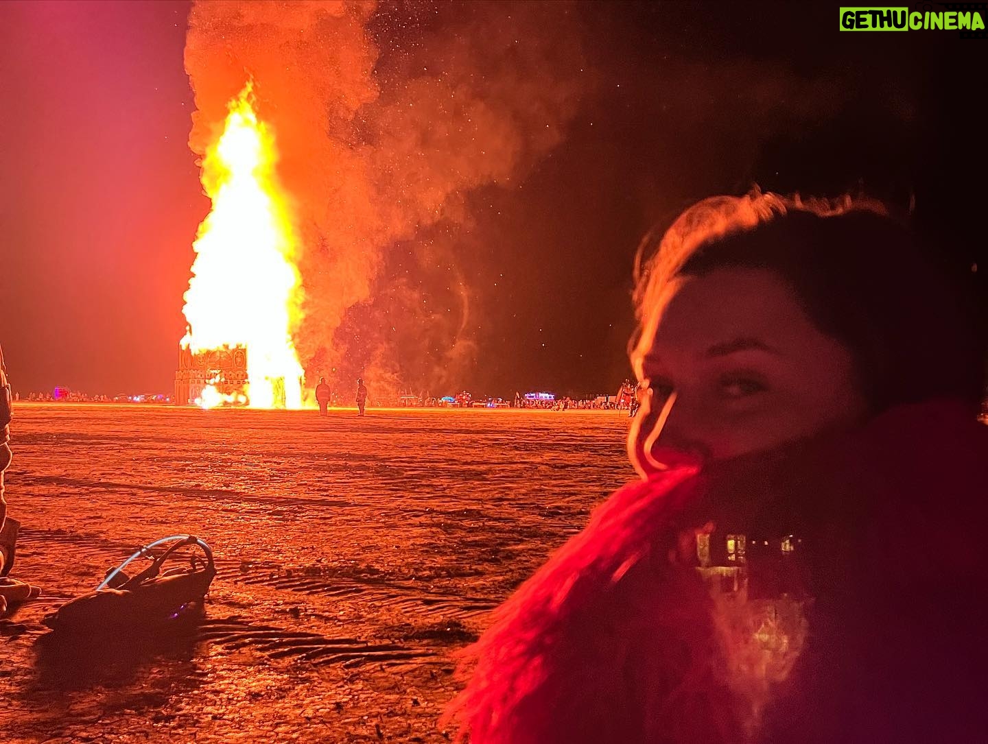 Anastasia Baranova Instagram - @burningman does it againβ¨ 1. π π 2. π₯Ήπ 3. π¦Ήπ½ββοΈπ©πΌβπ€π§π½ββοΈπ§ββοΈπ§π½ββοΈπΈπ½ 4. @campyellowumbrella serving the people 5. π 6. π
7. πβ°οΈπͺ© 8. ππ» 9. πππ· 10. β€οΈβπ₯