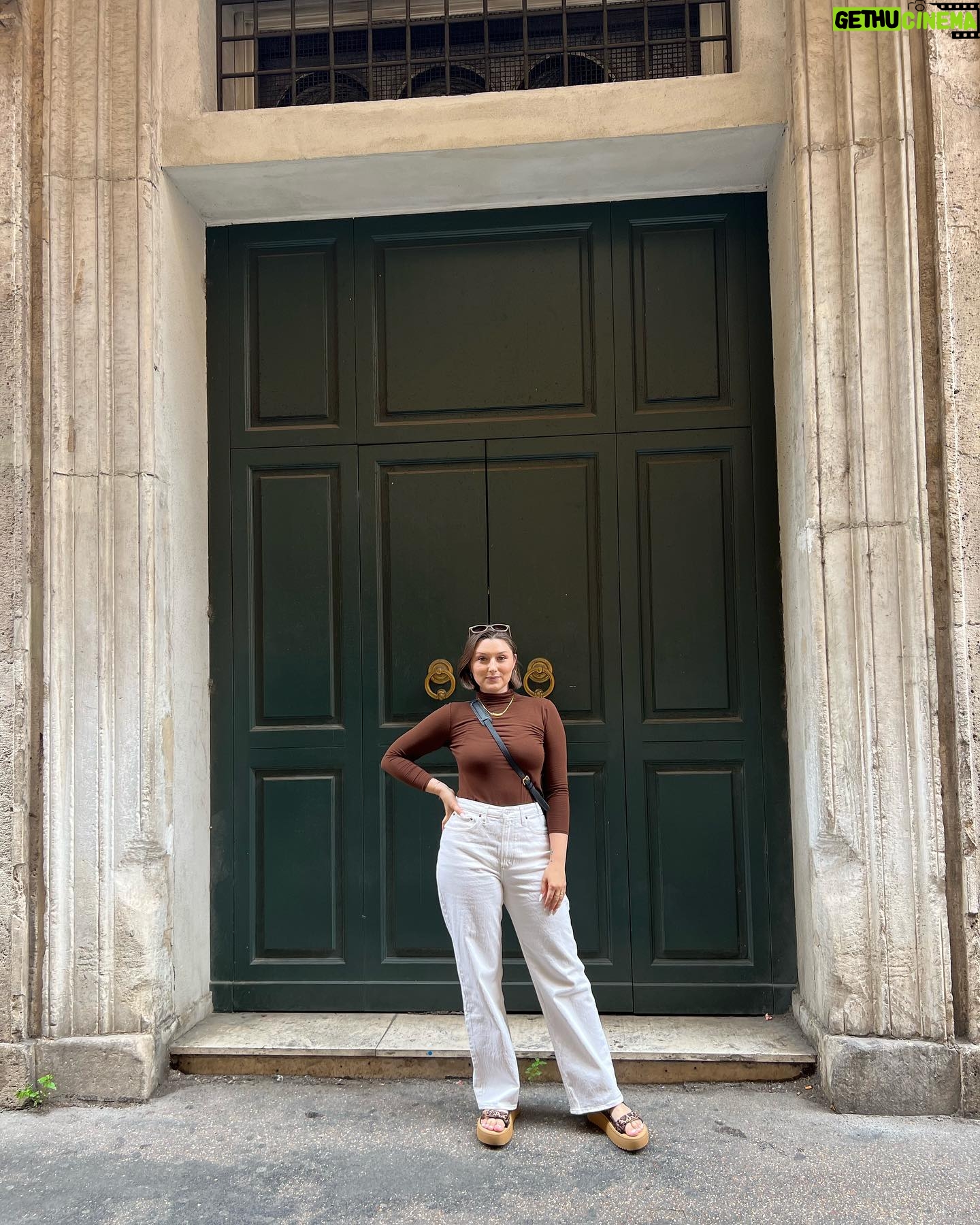 Anastasia Baranova Instagram - Part Two: Papa Russia and I take Italy 🇮🇹 First stop, Rome!
