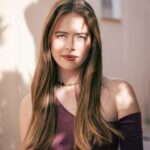 Anastasia Tsilimpiou Instagram - Ακολουθεί σεντόνι: Το μακρινό 2005 περίπου, έτυχε να είμαστε μαζί με την @anastasia_tsilimpiou σε μια φωτογράφιση για παιδικά ρούχα (2η φωτο), προφανώς χωρίς να ξέρουμε ο ένας τον άλλον και χωρίς να κρατήσουμε επαφή αργότερα. Μετά από πολλά χρόνια, το 2018, έδειχνα σε φίλους μου φωτογραφίες από τα ένδοξα χρόνια μου στη show biz και αναγνώρισαν την Αναστασία. Ε και ανέβασα ένα στορι (3η φωτο) στο οποίο μου απάντησε, μιλήσαμε και της είπα ότι ο χώρος της show biz είναι δύσκολος και ότι δεν πειράζει που δεν το ακολούθησε. Προχτές, περίπου 6 χρόνια αφού μιλήσαμε, καταφέραμε να πάμε και για φωτογράφιση, αυτή τη φορά με εμένα πίσω από την κάμερα.