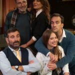 Anastasia Tsilimpiou Instagram - Καλεεεε στο Μικρό Παλλάς παίζει η πιο ξεκαρδιστική, ζέστη, γλυκιά, κωμωδία 🥰 «Μαθήματα Κωμωδίας» του Θοδωρή Αθερίδη, στο Μικρό Παλλάς Πέμπτη-Σάββατο: 21:00 Κυριακή: 20:15 Με τον πιο τέλειο θίασο @atheridis_thodoris_official @dimitra_matsouka_official @dimitris_samolis @valasisilias Α και εγώ παίζω εκεί! Προπώληση @more.com_greece @athinaikatheatra