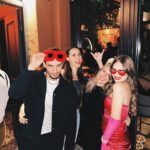 Anastasia Tsilimpiou Instagram - 26th birthday: the friends edition 🩷 Dress code: A character from a movie/tv series