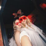 Anastasia Tsilimpiou Instagram - 26th birthday: the friends edition 🩷 Dress code: A character from a movie/tv series