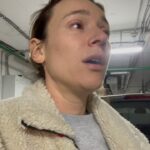 Anastasiia Korotka Instagram - Долго не хватало слов! С трудом записала это видео! Россия напала на Украину,поверить в это сложно ,но это происходит,происходит прям сейчас!