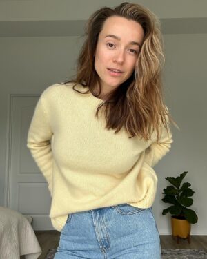 Anastasiia Korotka Instagram - Ну шо,мамка знову в формі)
Вирішила,що не я одна повинна дивитися на цю красу)))

Дівчатка з «жіночої тусовочки»
дуже мене мотивують!
Так мені подобається ця жіноча підтримка,дуже не вистачало звичайних бабських тем; трете підборіддя ,целюліт,ну все як ми любимо)))))❤️