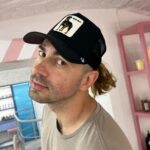 Anastasiia Korotka Instagram - Хочеш таке саме густе волосся як у цього красеня ? Приход до нього на концерти ))) посилання на квитки в шапці профіля ! @biedniakov ❤️‍🔥