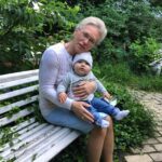Anastasiia Korotka Instagram - Тіки наша бабуся вміла загойдати Ксеню так, що вона спала по декілька годин, Тіки наша бабуся могла зробити зайве коло по двору щоб всі побачили яка в неї народилася гарно онука! Тільки наша бабуся вміла любити просто так ні за що! Дякую вам,що любили мене такою як я є і не намагалися змінити! Дякую ,що показали як це бути мамою ! Дякую за все чому ви мене навчили!❤️
