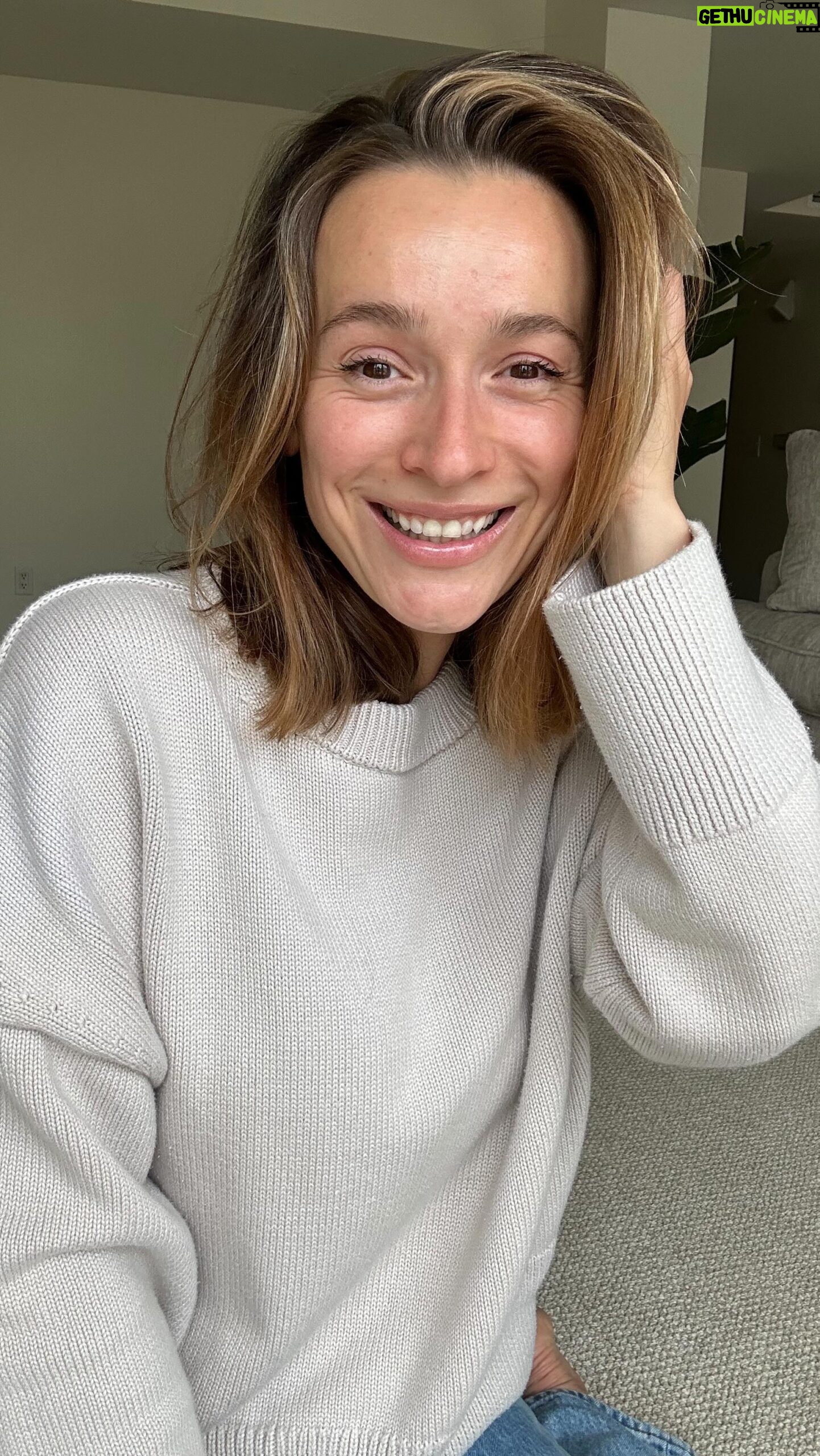 Anastasiia Korotka Instagram - Що я засвоїла за своє життя ,так це те ,що помилки то моя сила а не ганьба) Записувала вчора рекламу, ось те що залишилось за кадром ,якщо б я змонтувала всі неправильності ,вийшов би повнометражний фільм! Не бійся помилятись ,бійся соромитись себе!