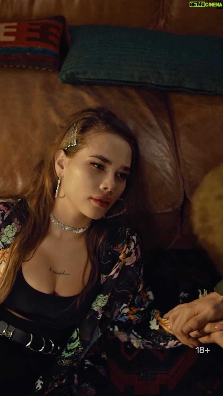 Anastasiya Reznik - 15.2K Likes - Любовь может всё разрушить, а может всех спасти 💔
«Капельник»
Смотрите на @premier_online
Ваня @prytkov.prytkov
Алко @malimambo
Режиссёр @ilya_aks
Автор идеи @galichida
Производство @1_2_3_production