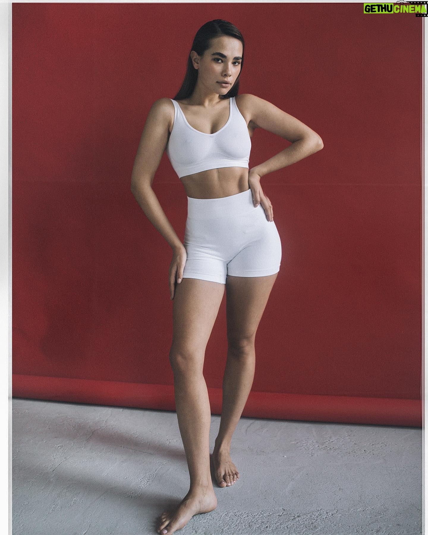 Anastasiya Reznik - 17.5K Likes - весна уже просто необходима!
ph: любимая @lena_fed