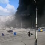 Anastasiya Kozhevnikova Instagram - Буквально месяц назад моя тетя с дочкой ездили лечить зубки малышке в Винницу… Сегодня в самый центр города прилетели 7 ракет, 4 из которых сбило ПВО (Нацполиция). Вы видите на видео коляску и рядом маленькое тельце ребёнка… На данный момент 12 убитых и 25 человек ранено!