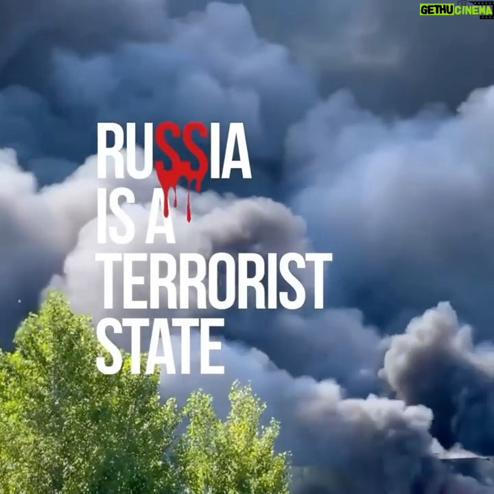 Anastasiya Kozhevnikova Instagram - Кременчуг сегодня! Более 1000 людей находились в ТЦ во время удара!!! Это никак иначе как творение АДА руками людей, российских людей! Мучительной вам жизни! Не смерти! А мучительной жизни! 🤬🤬🤬 #russiaisaterroriststate