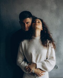 Anastasiya Kozhevnikova Instagram - HB🎂 Кірі, я шукала наші фото разом, щоб привітати тебе та додати спогадів, але 😂 Люблю тебе🤍
