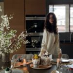 Anastasiya Kozhevnikova Instagram - З Великоднем!✨ Цього року вийшли дуже смачні паски) хвилювалась як завжди🙈 Готувала два види - сирну та а-ля панеттоне (але з звичайного борошна). Рецепт брала з YouTube, але звичайно трішки скоригувала під себе🤍 (в сторіс залишу посилання). А ви, готували? P.s. дякую за вашу активність🤍