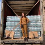 Anastasiya Kozhevnikova Instagram - У нас получилось! Вчера мы доставили 20 000 литров воды в город Герой Николаев! Мы с мужем передали воду гуманитарному штабу г. Николаева @svitli.spravy который распределит воду местным жителям, врачам и ЗСУ. 998 неравнодушных людей перечислили свои деньги и более 1500 людей сделали репост! Вся Украина перечисляя деньги передавала слова поддержки из Харькова, Энергодара, Мариуполя, Донецка, Днепра, Житомира, Львова, Сум, Конотопа, Одессы, Киева, Луганска, Запорожья, Южноукраинска, так же внесли свой вклад жители Европы, США, Канады, Казахстана (простите если кого не упомянула). Деньги ещё остались и мы закупим продукты, бытовые товары для Николаева. Ещё одна подписчица предложила выслать таблетки для очистки воды, которые очень необходимы ЗСУ. Я постараюсь найти ещё такие таблетки и закупить их.