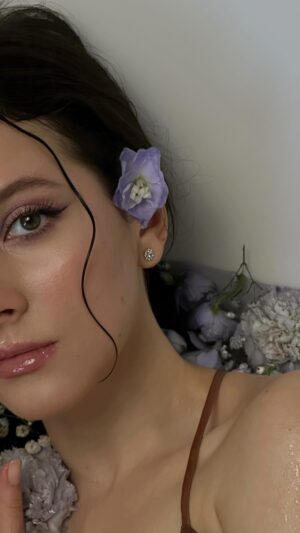 Anastasiya Kozhevnikova Instagram - Відчувати себе живою, з наповненим серцем любов’ю до себе, з силою та бажанням творити🤍

Дякуюююю, що допомогла втілити цю ідею @adelinaananievaa