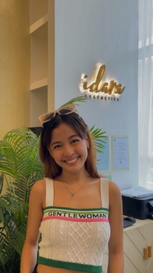 Andi Abaya Instagram - despite the intense heat & humidity, @idara_aesthetics always does an amazing job in keeping my skin fresh & healthy 🌼 thank you, iDara xoxo