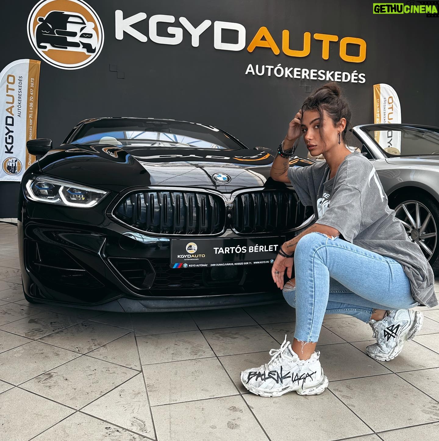 Andi Tóth Instagram - Teccccik ez az 🚗 🫠. Olyan fejet vág mint én szoktam🤬 Máár nem csak vásárlás vagy szervíz miatt, hanem tartósbérlettel kapcsolatban is kereshetitek a @kgyd_autokereskedes -t! #kgyd #tartósbérlet #reklam