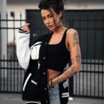 Andi Tóth Instagram – @backoff.hu kabim🖤 12-e, azaz holnap éjfélig még jár hozzá a valentinnapi csomagolás👸🏽