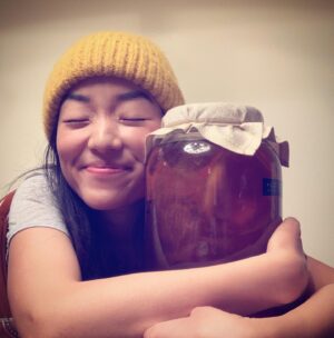 Andrea Bang Instagram - I birthed a bucha baby. She smells like sweaty armpits. And I’m SO PROUD. #brewyourbucha #quarantinelife -
First baby is gonna be ginger-lemon. Any recipes for the next baby?