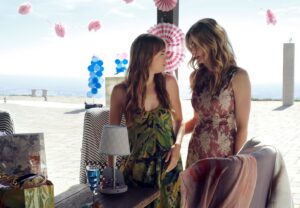 Andrea Bowen Instagram - 𝐀 𝐩𝐡𝐨𝐭𝐨 𝐬𝐞𝐫𝐢𝐞𝐬⁣⁣⁣
⁣⁣⁣
First comes love ⁣⁣⁣
Then comes what looks to be a very intense baby shower ⁣⁣⁣
Who is that? She looks up to something’...⁣⁣
Wait now they’re at a funeral?! What’s going on in this family?⁣⁣⁣
⁣⁣⁣
Watch and find out!⁣⁣⁣
“𝘗𝘴𝘺𝘤𝘩𝘰 𝘚𝘪𝘴𝘵𝘦𝘳-𝘪𝘯-𝘓𝘢𝘸”⁣⁣⁣
Sunday, August 16th at 8/7c on @lifetimetv
