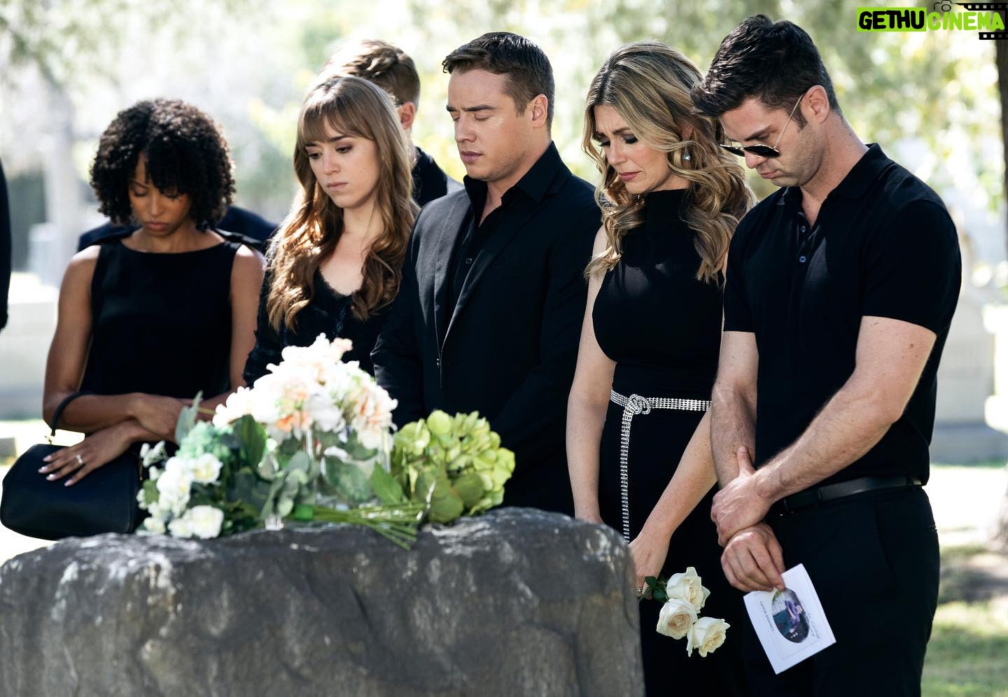 Andrea Bowen - 2.9K Likes - 𝐀 𝐩𝐡𝐨𝐭𝐨 𝐬𝐞𝐫𝐢𝐞𝐬
First comes love
Then comes what looks to be a very intense baby shower
Who is that? She looks up to something’...
Wait now they’re at a funeral?! What’s going on in this family?
Watch and find out!
“𝘗𝘴𝘺𝘤𝘩𝘰 𝘚𝘪𝘴𝘵𝘦𝘳-𝘪𝘯-𝘓𝘢𝘸”
Sunday, August 16th at 8/7c on @lifetimetv