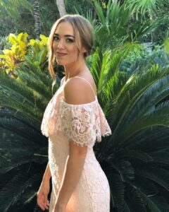 Actress Andrea Bowen HD Instagram Photos and Wallpapers May 2019