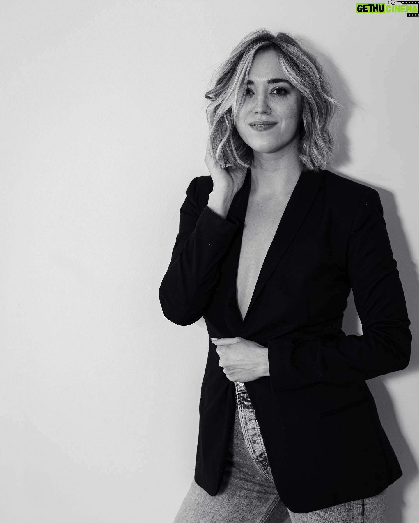 Andrea Bowen - 6K Likes - 👋👋👋