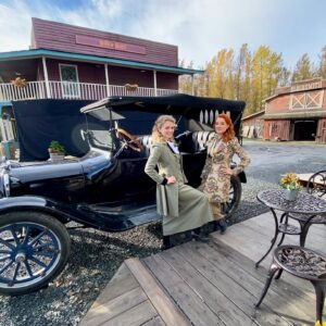 Andrea Brooks Instagram - Bonnie   Clyde⚡️See you tomorrow night for another episode! #hearties