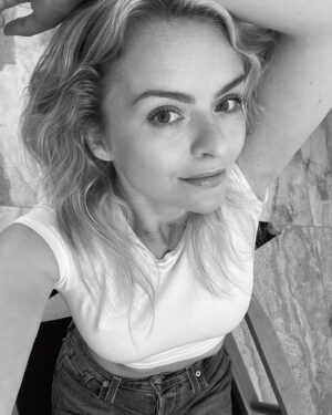 Andrea Brooks Instagram - Allo 👋
