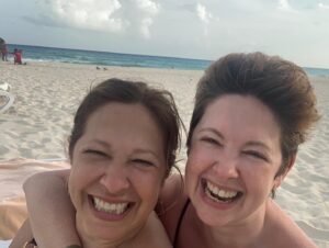 Andrea Del Boca Instagram - Hermana, Amiga, Confidente, Compinche, Compañera de aventuras y viajes…entrañable en todas sus formas..!!!
Feliz Cumpleaños Sisi.!!
Siempre a tu lado.!!

TE AMO HOY… AYER… Y MAÑANA.!!!

@anabelladelboca @bellisima91356 
@annadelboca 

#love #amor #sisters #hermanas #dauther #hija #togheter #siemprejuntas