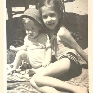 Andrea Del Boca Instagram - Hermana, Amiga, Confidente, Compinche, Compañera de aventuras y viajes…entrañable en todas sus formas..!!!
Feliz Cumpleaños Sisi.!!
Siempre a tu lado.!!

TE AMO HOY… AYER… Y MAÑANA.!!!

@anabelladelboca @bellisima91356 
@annadelboca 

#love #amor #sisters #hermanas #dauther #hija #togheter #siemprejuntas