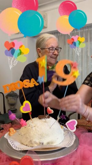 Andrea Del Boca Instagram - Feliz cumpleaños a la única, la mejor…. A la mamma suprema. Te amo siempre 🎊💕💝💋🥰🥂🎂👩‍👧 #91 #19 #happybirthday #mom
