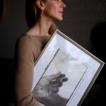 Andrea Kerestešová Instagram - Aká je moja (Tvoja) skutočná hodnota? Čo je to, čo vychádza priamo z Teba. Čo tebou bolo vytvorené. Stojí to peniaze? Čas? Sebazaprenie? Odvahu? Odhodlanie? Chuť? Naplnenie? Splnenie? Aká bola naša skutočná autenticita ešte pred tým, než nás niekto v našom živote ovplyvnil? Aké bolo naše JA? Zamýšľate sa niekedy na tým? Kto vlastne ste? #photooftheday