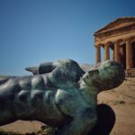 Andrea Kerestešová Instagram – Údolí chrámů a jeden padlý anděl.
#sicilia 
🤍
