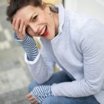 Andrea Kerestešová Instagram – Nadčasové! Model, strih aj farba 🤣. Máme novú farbu #nARuby sáčka. Na jaro jak (doslova) ušitý. Najdete na @tedyscz 
Foto by moje milá a mega rychlá @nikolaramesova