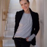 Andrea Kerestešová Instagram – Tyto “dlouhoprsťákové” oversize trička tahám horem dolem, fakt si myslím, že se povedly! Skvěle se nosí, jsou připjemné na tělo, šecko vydrží a ke všemu se hodí. Tak jsme přidaly ještě důležitou, všestrannou a velmi oblíbenou šedou. Je to tzv.šedý melír, který je nadčasový a lze s ním vykouzlit i #nARuby elegantní styl. Takový co mám fakt ráda…Právě přidáno na eshopu @tedyscz 🤗

#limitovanaedice #tvorivaspoluprace #spoluprace  #autorskatvorba #lokalni #madeinczechoslovakia #slowfashion #fashion #team #tedyscz #oversize
