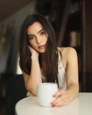 Andrea Londo Instagram - at home w/ @fotowill