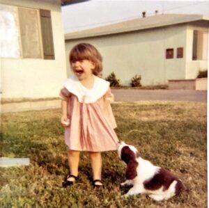 Andrea Parker Instagram - My birthday, a few years back.  This one’s happier, thanks to all of you.  I deeply appreciate all of your love and beautiful wishes!  Thank you!!! #ilysm 💋

#myfirstdogQuinn❤️