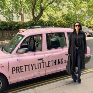 Andrea Parker Instagram - Look what was parked outside my hotel just now!  #signsandwonders #PLL #prettylittlelondontaxi 🇬🇧❤️😍