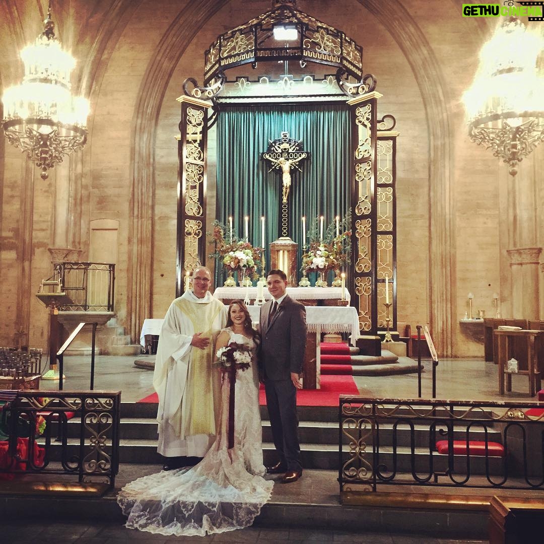 Andrea Parker Instagram - Congratulations to my dear cousin @austinhuntsf and his beautiful bride who tonight started their life together. Please join me in wishing them joy and happiness on their journey. #SacredMoment #loveislife #HappilyEverAfter β€οΈππΎπππΌ