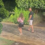 Andrea Pomeje Instagram - KYPR 🇨🇾 nebudu mluvit o zemi, protože trávíme veškerý čas v resortu, ale přesně tak jsme to chtěli! 🧘🏻‍♀️ Nebudu lhát, první dva dny jsme si říkali jestli to zvládneme jen odpočívat! 🫣 Jsme zvykli na takovou tu volnost a neustálou akci.. 🛵 ALE MÁ TO SAKRA NĚCO DO SEBE! 🙏🏼 Jsem rada, že jsem dala na doporučení @ckbluestyle, protože @concordeluxury je takový “SVĚT ve SVĚTĚ”… svět, kde je přehršle jídla, pití a pohody! ☀️ Neumím vypnout, odpočinek u me vždy doprovází myšlenka, že bych měla něco dělat a tady po čtyřech dnech vnímám to neustálé - “ mamiiiii, mamiiii, koukej, koooukeeej, strejdooo, mamiiii!” jako takový “óm” meditační tón! 🧘🏻‍♀️ … a NEBO TO JE VÍNEM! Nevím a je mi to jedno… 😄 PS: Dneska tu těm Turkům trochu úkážu, jak diktujou zábavu český holky, tak držte palce! 😉 🎧 ~ A veškeré info o resortu najdete na stránkách #bluestyle ✈️🌊