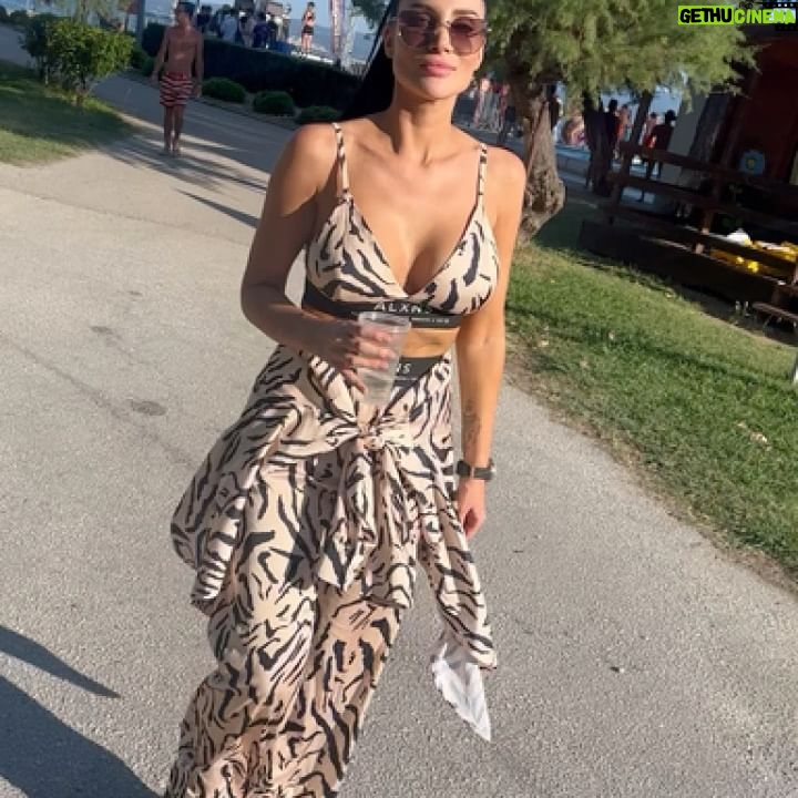 Andrea Pomeje Instagram - Ladies & gentlemen ~ it was ULTRA EUROPE 2023! 🇭🇷 …jsem neskutečně šťastná, že jsem mohla být součástí jednoho z největších festivalu světa! 🥹 DEKUJU @ultraeurope & @travel2ultra 🙇🏻♀️ FOTO: @coryraven.photography ©️