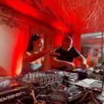 Andrea Pomeje Instagram - …ještě jeden malý flashback ze SOHO s @djflux.cz 👑 strašně me ta flow baví! 🔥 Těším se na příště ❤️‍🔥 #PartyDJing vs. #Scratchexhibice #SohoPrague v podání #DjFlux & #AndreaPomeje 🎶 Exklusivní show již nově bookována na prvních #vipgigs