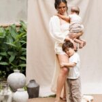 Andrea Quattrocchi Instagram - Ser madre, nuestra mayor fortaleza y felicidad. ¡¡Andrea, en su primer dia de la madre con sus dos tesoros!!