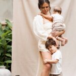 Andrea Quattrocchi Instagram - Ser madre, nuestra mayor fortaleza y felicidad. ¡¡Andrea, en su primer dia de la madre con sus dos tesoros!!