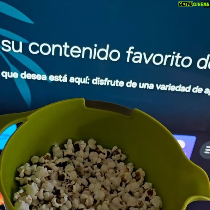Andrea Quattrocchi Instagram - Los que me conocen saben que para mi esto es TODO. Amo de amaaar mi Samsung Neo Qled 8k para tirarme hoooras a ver mis series y películas favoritas🍿 (y en un mundo ideal, que no me molesten verdad😅) ¿Que ver? Les recomiendo esta peli medio viejita que yo no habia visto del mismo director de Dune, canadiense, con 8.3 en IMDb, de genero misterio que me voló el mate😱 Se llama Incendies. Datazo: Usar el asistente de Samsung para pedirle todo lo que quieras sin usar el control o que la tele siquiera este prendida ⭐️⭐️⭐️⭐️⭐️ Encontra las mejores teles del condado en @shousepy de @samsungpy 🙌🏼