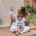 Andrea Quattrocchi Instagram - Amando nuestras fotos con la tia @ramonacabrera_photography 🥰 Bruno 2 años 6 meses Mauro 10 meses Dia de la madre 2024 ♥️