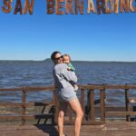 Andrea Quattrocchi Instagram - Dump de unos dias de escapada familiar🥰♥️ Amamos venir a Sanber fuera de temporada, la verdad que resulta muy comodo con los peques👌 pero para variar aprovechando que no hay gentio siempre hacemos la turisteada de todos los parques, ciudades vecinas, todas las perspectivas del lago, etc😅 y despues tenemos hermosos recuerdos como estos ♥️ Pd: En la última foto esta el verdadero imprescindible de los paseos con bebés 👀